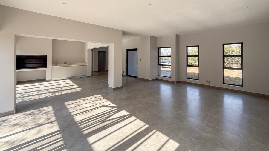 5 Bedroom Property for Sale in Leloko Lifestyle Estate North West